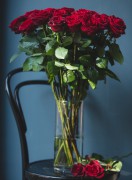 Как сохранить букет роз в вазе с водой как можно дольше?