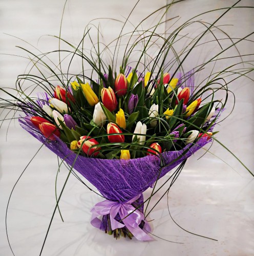 Букет из 45 тюльпанов